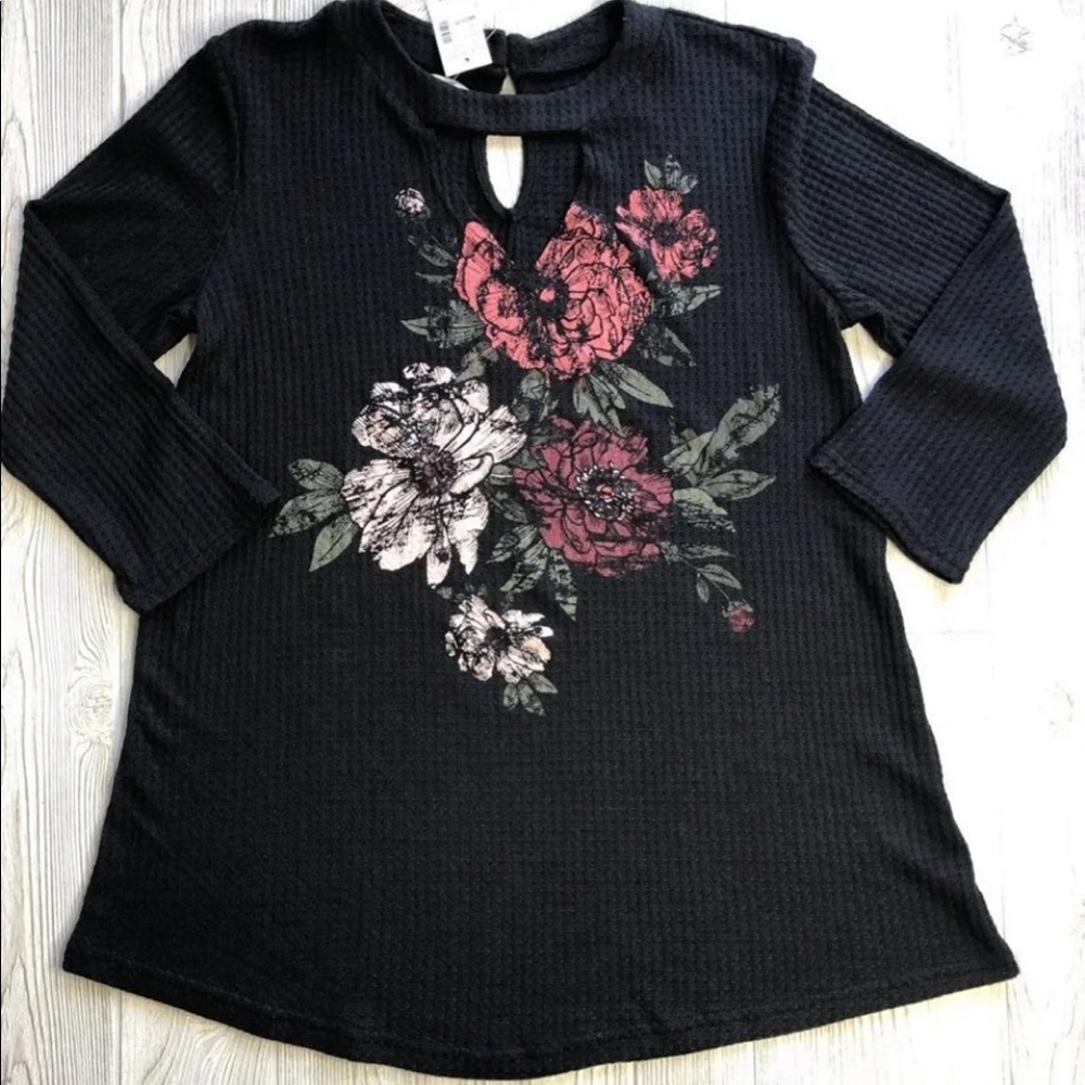 Maurices Medium Floral Top Bnwt